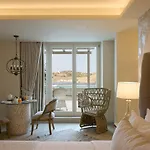 Hotel Ydor & By Sandglass