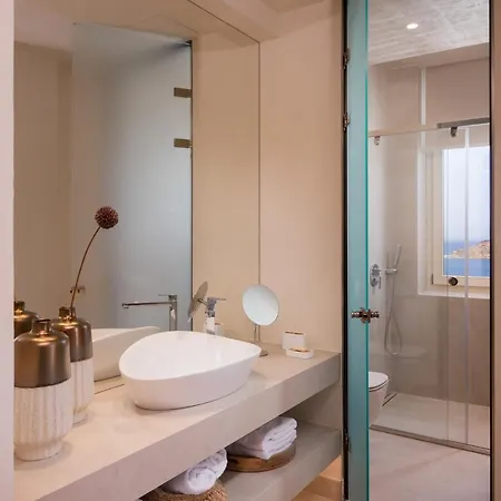 Hotel Ydor & By Sandglass