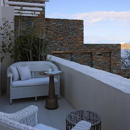 Ydor & By Sandglass Vourkárion