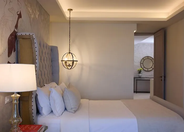 Ydor & By Sandglass Hotel