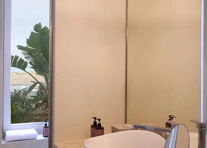 Ydor & By Sandglass Vourkárion