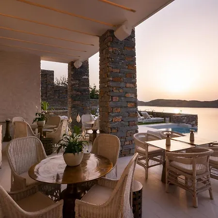 Ydor & By Sandglass Hotel