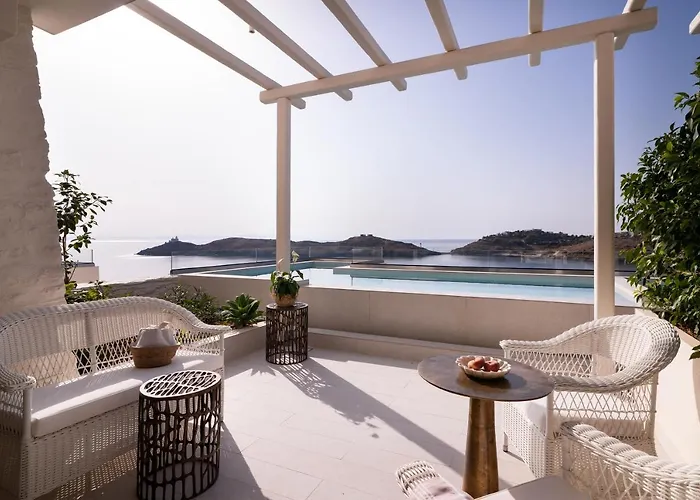 Ydor & By Sandglass Hotel Vourkari