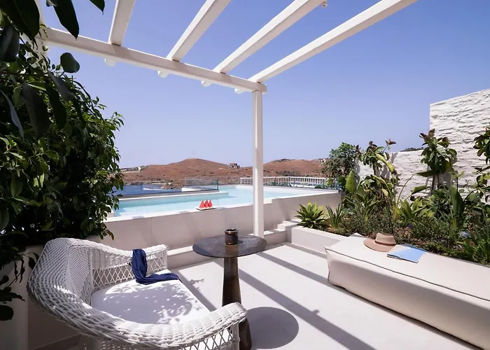 Ydor & By Sandglass Hotel Vourkari