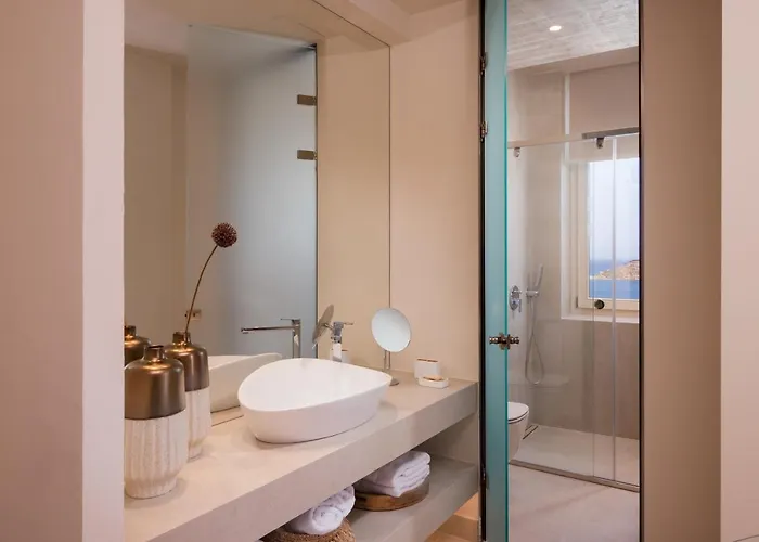 Hotel Ydor & By Sandglass