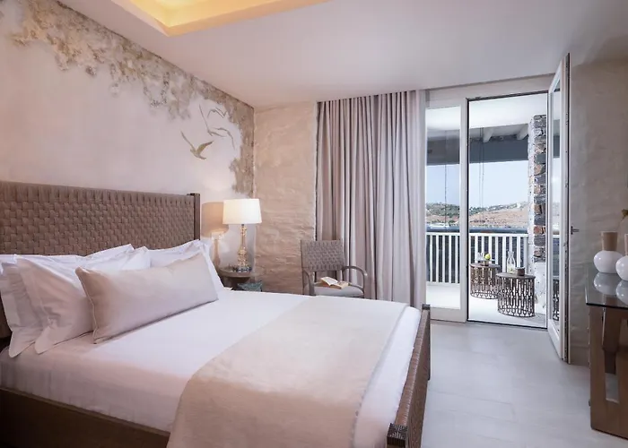 Ydor & By Sandglass Hotel