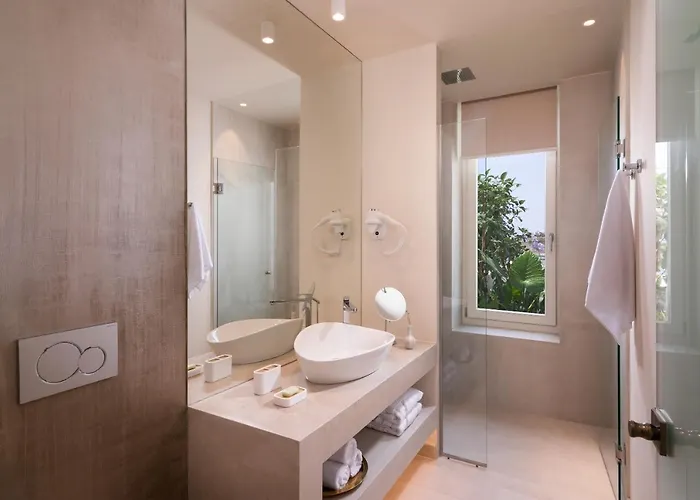 Ydor & By Sandglass Hotel 5*