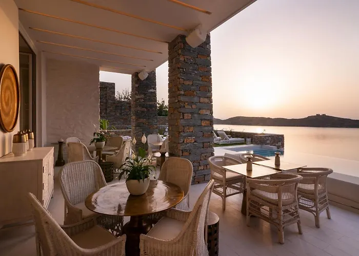 Ydor & By Sandglass Hotel