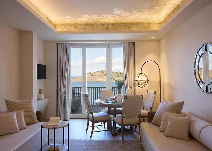 Ydor & By Sandglass Hotel