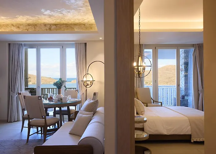 Hotel Ydor & By Sandglass Vourkari