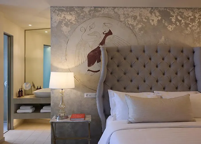 Ydor & By Sandglass Hotel